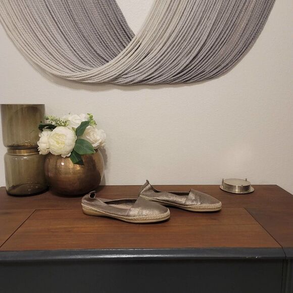 The Flexx Metallic Gold Espadrilles Sz 7 - Picture 3 of 7